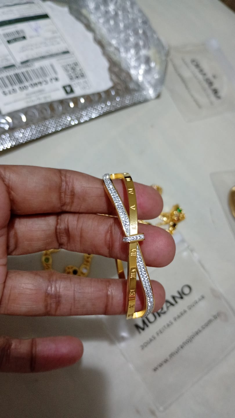 Customer photo review of Bracelete Romano Zircônia Banhado em Ouro 18K