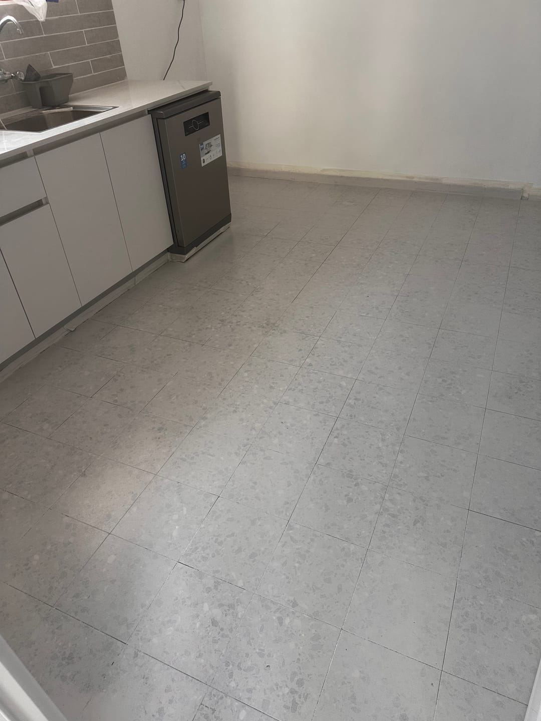 Customer photo review of סופר צבע לרצפה לשימוש פנימי וחיצוני - יסוד וגמר במוצר אחד