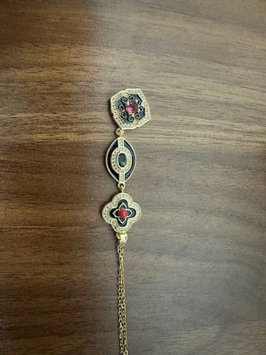 Customer photo review of Fabienne Everyday Pendant Necklace