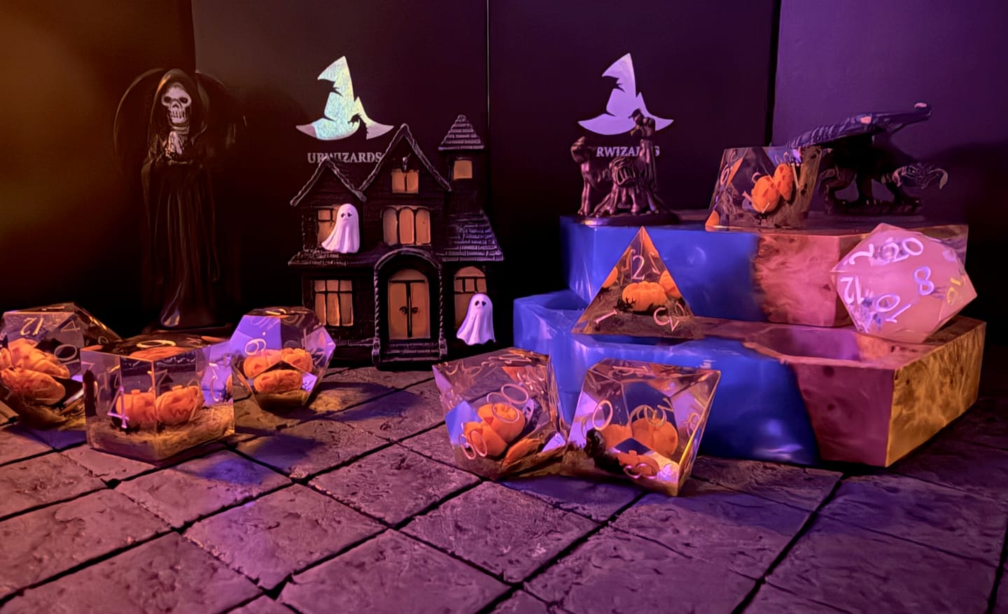Customer photo review of Pumpkin & Grave Resin Dice Set(Glow in the Dark)