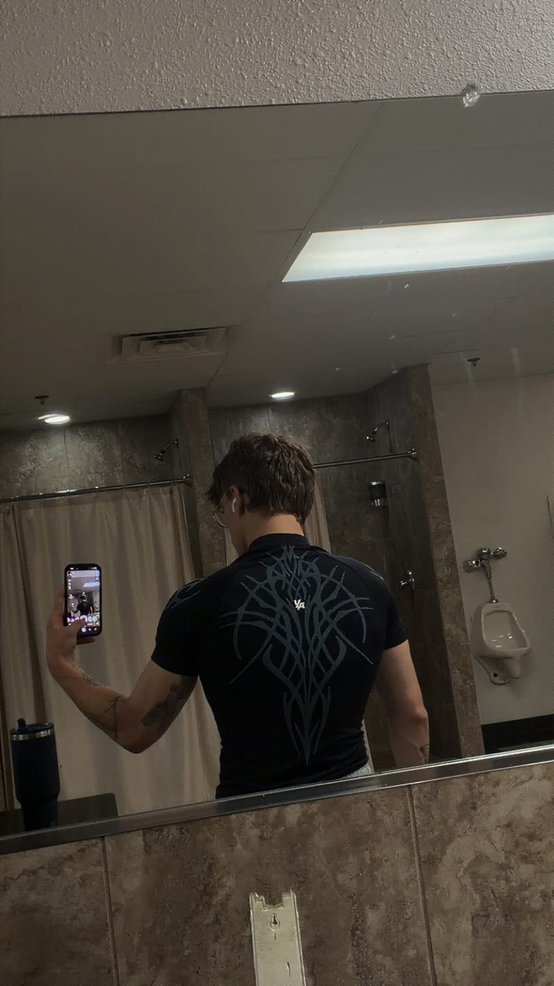 Customer photo review of 4067 - Gothic Compression Tees