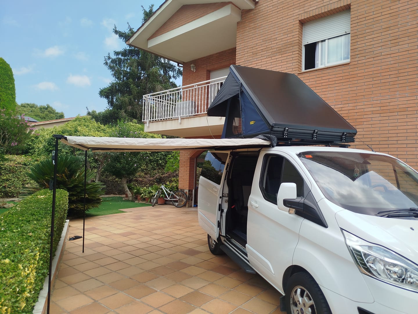 Customer photo review of Toldo Lateral para coche Jovive