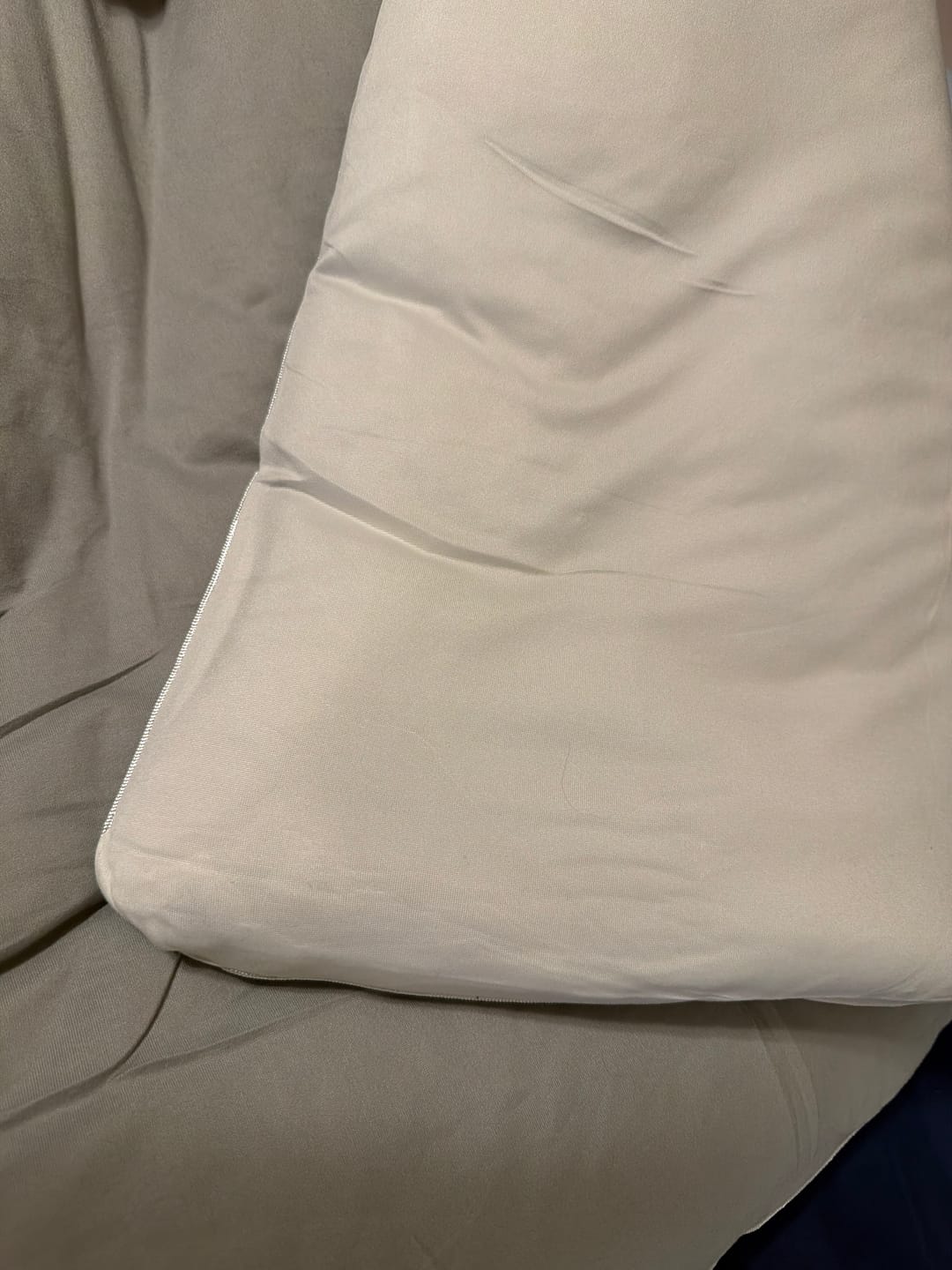Customer photo review of MarshMellow Comforter