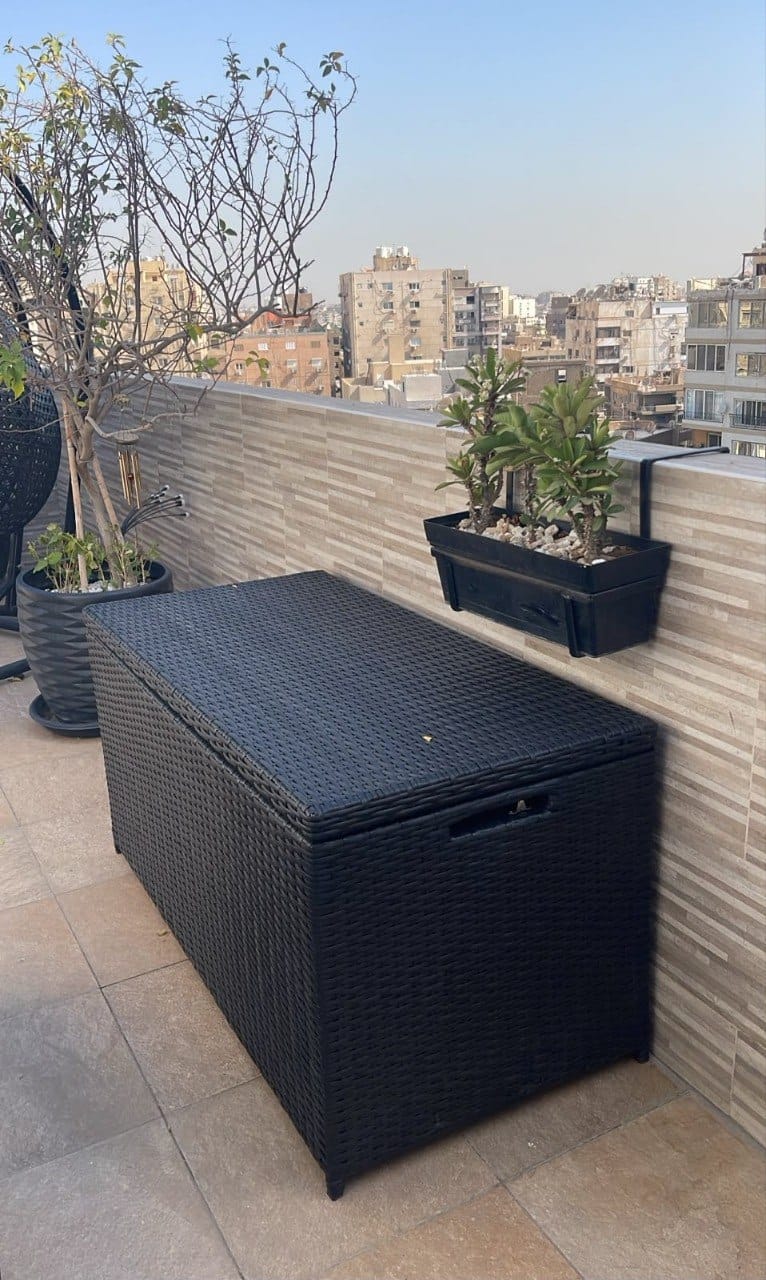 Customer photo review of صندوق تخزين خارجي كبير – رتان أبيض أنيق – 130×63×66 سم – مقاوم للعوامل الجوية