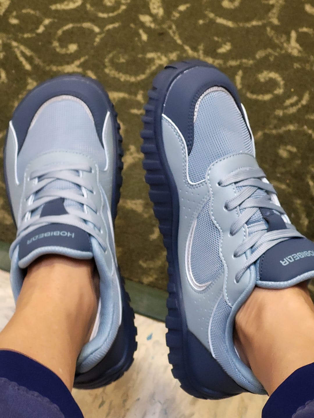 Customer photo review of Crest - Wide Toe Sneakers