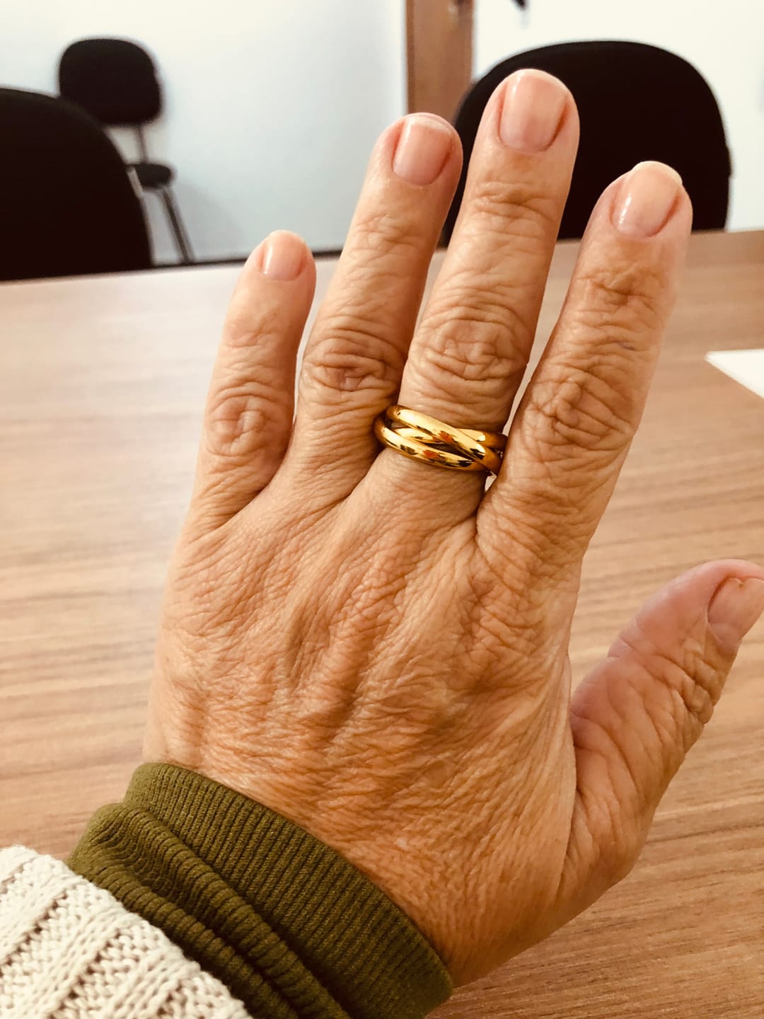 Customer photo review of Anel Trindade Banhado em Ouro 18K