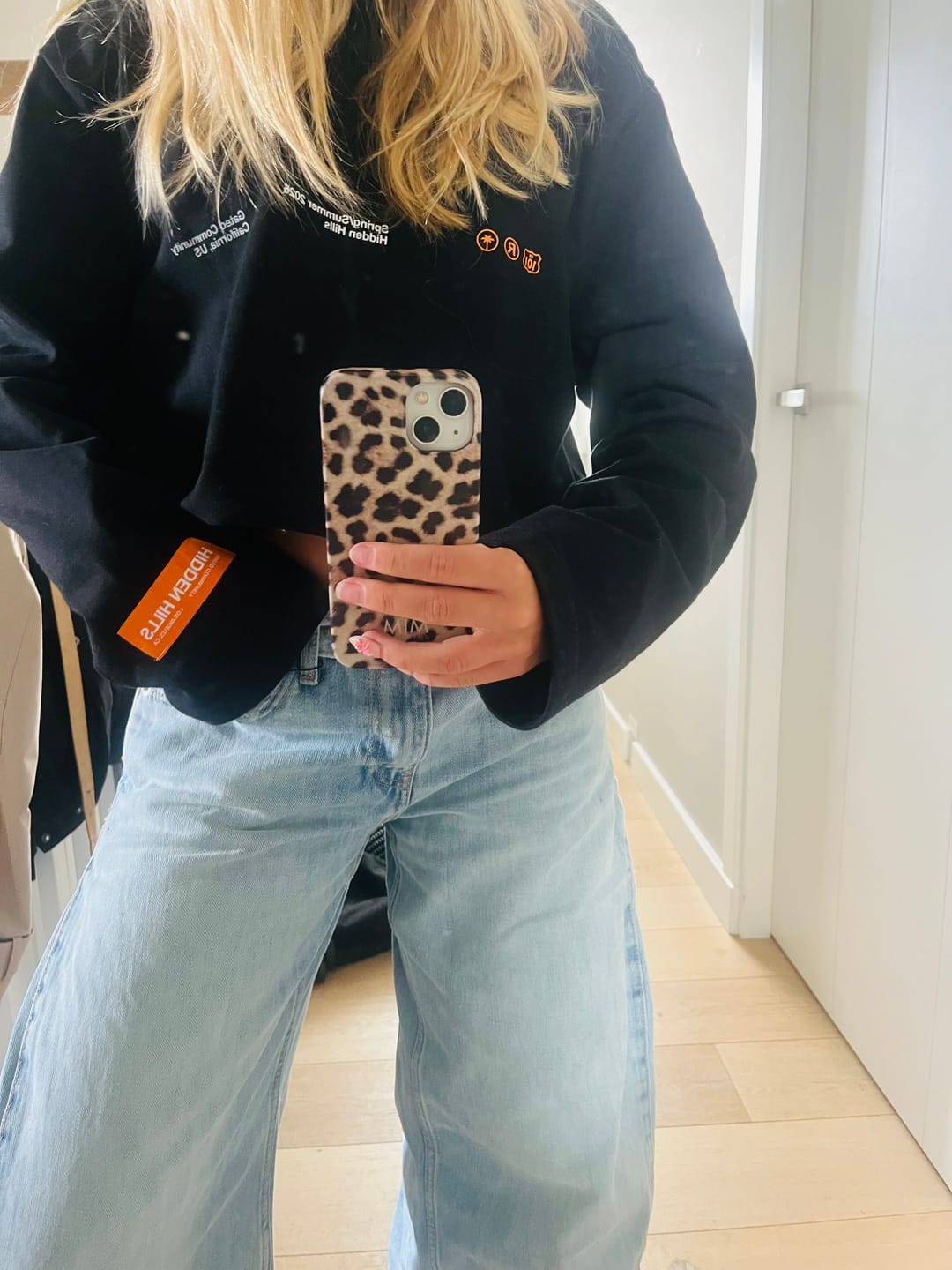 Customer photo review of LONGSLEEVE T-SHIRT ORANGE/BLACK
