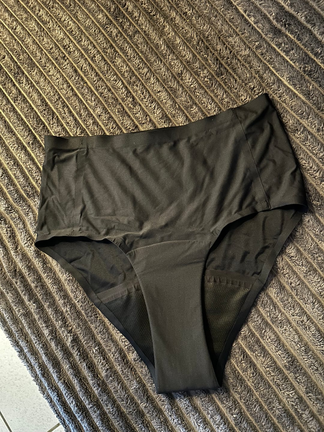 Customer photo review of Naya – Culotte Menstruelle Taille Unique Flux Moyen – S au 4XL