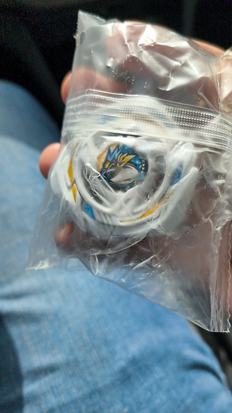 Customer photo review of [Pre-Order] Takara Tomy Beyblade X UX-20 Starter Glory Valkyrie LF