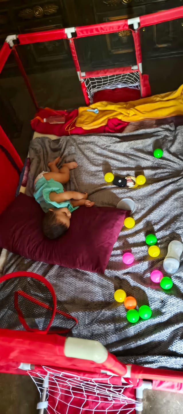 Customer photo review of Extra Large Playpen | Play Yard for Babies | Football | Basketball | Blue