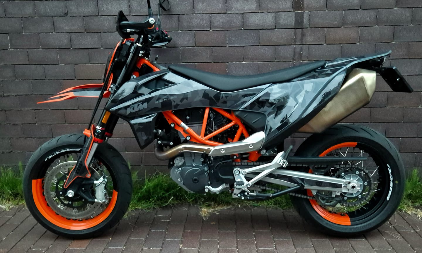Customer photo review of 50/50 Supermoto Wheel Graphics - 2 Color Wheel Wrap