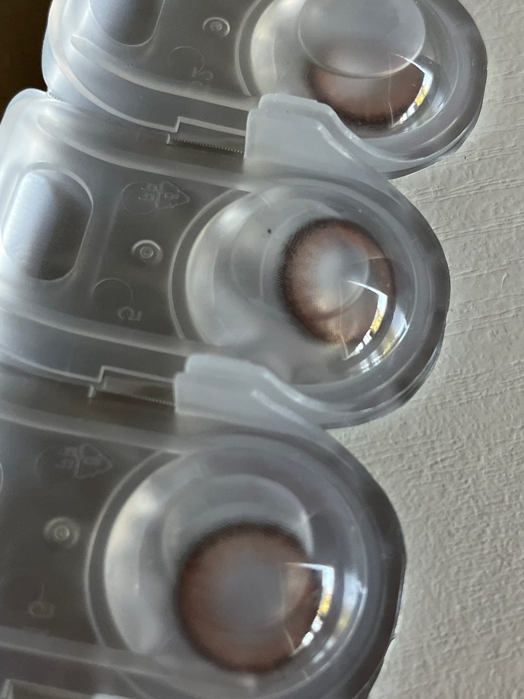 Customer photo review of Olens ViVi Ring 1 Day Choco Lenses