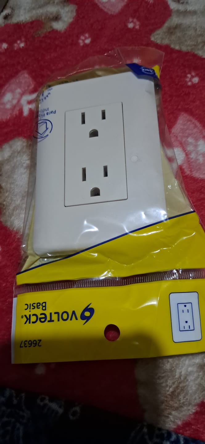 Customer photo review of Contacto Duplex Aterrizado Codo-Bi Marfil Volteck