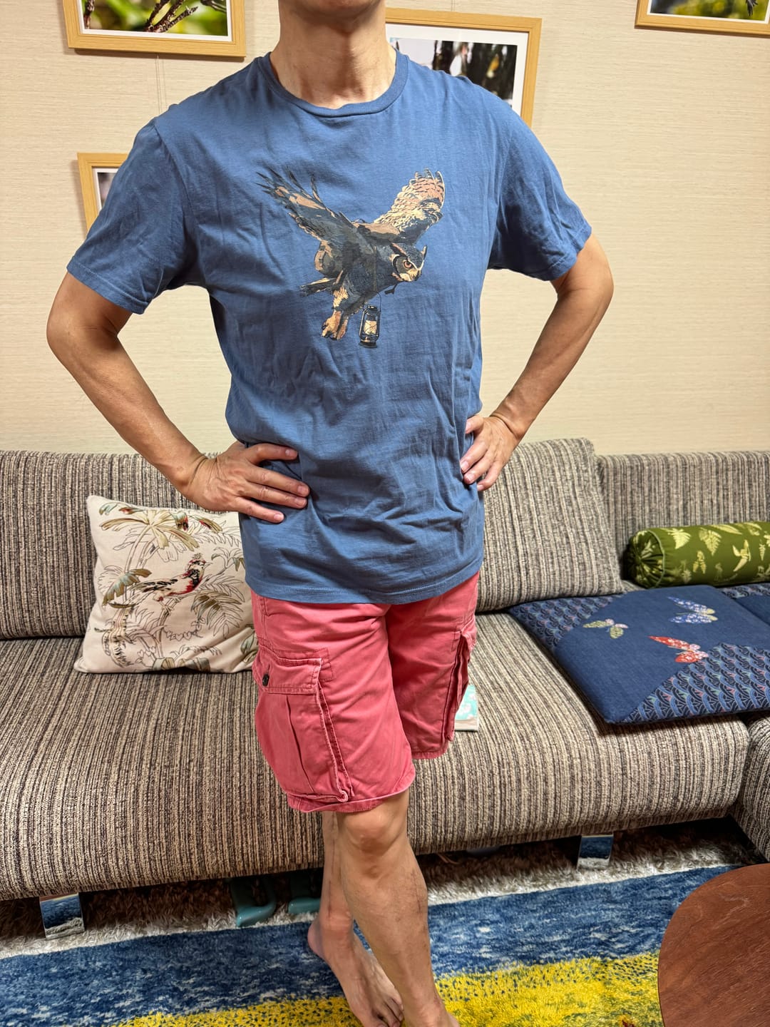 Κριτική με φωτογραφία πελάτη για το Great Horned Owl Lantern Carrier T-Shirt