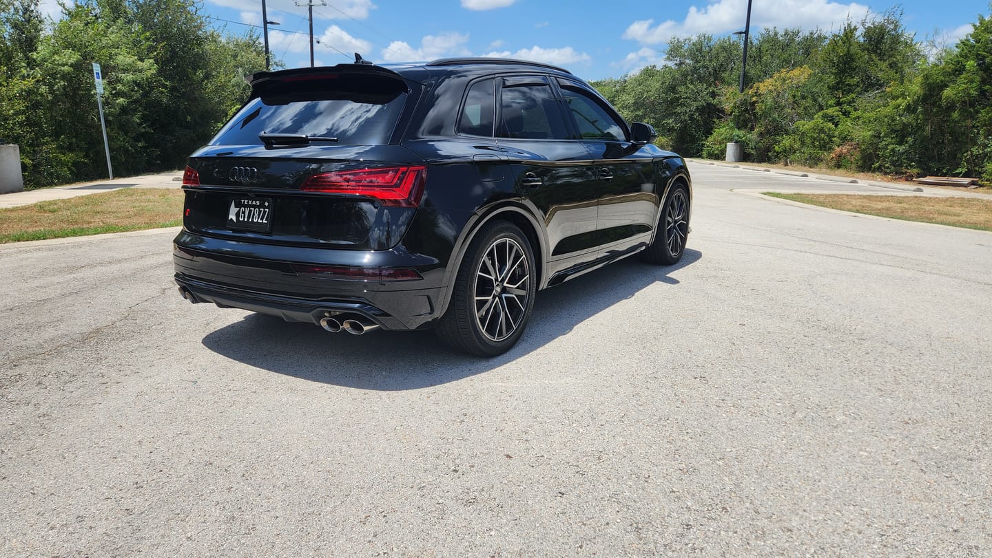 Customer photo review of Roof Spoiler for 2018-2025 Audi Q5, Q5 S-Line and SQ5 (B9/B9.5, FY/FY Facelift)