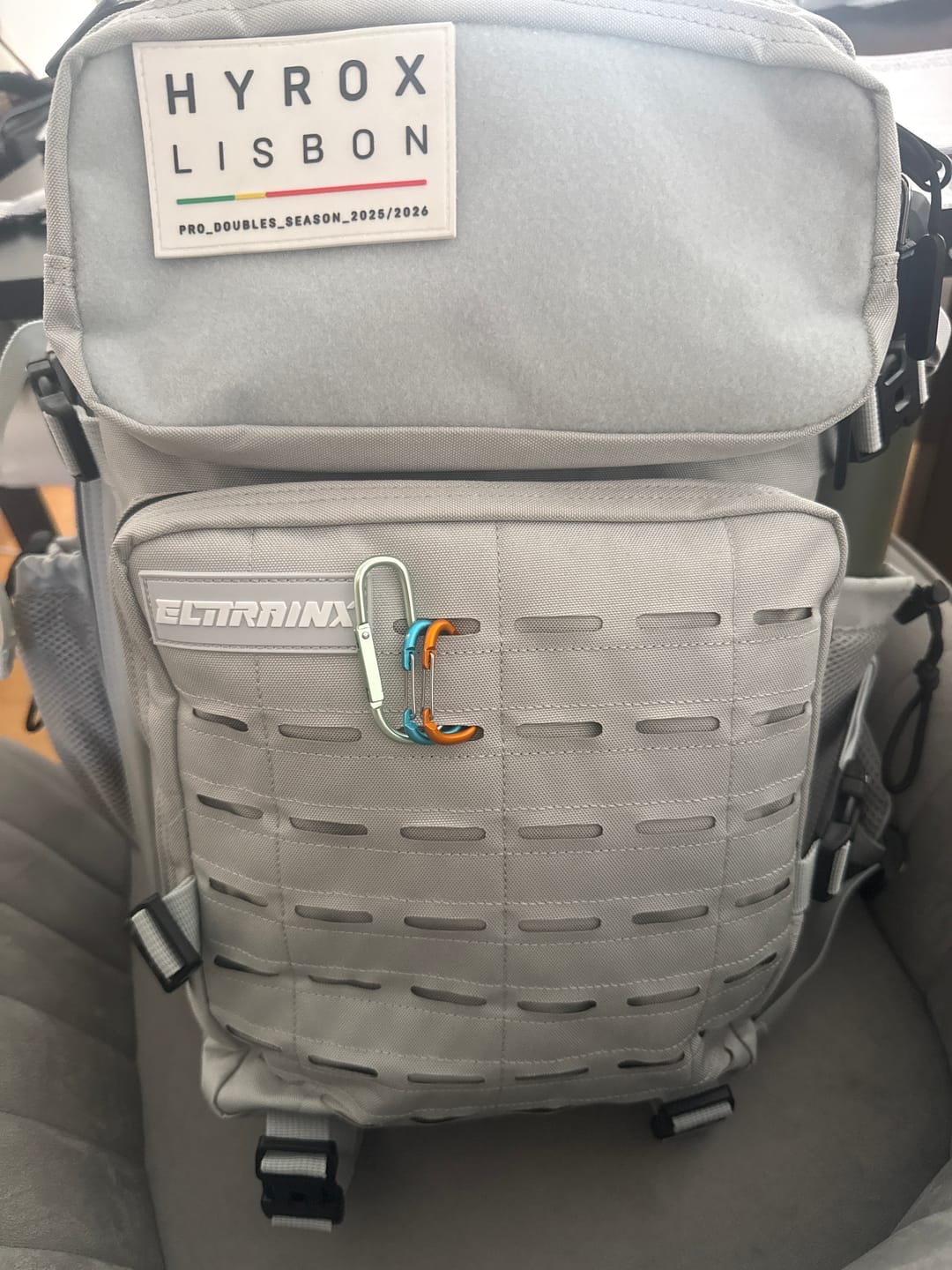 Customer photo review of Mochila Táctica V2 45L All In Silver