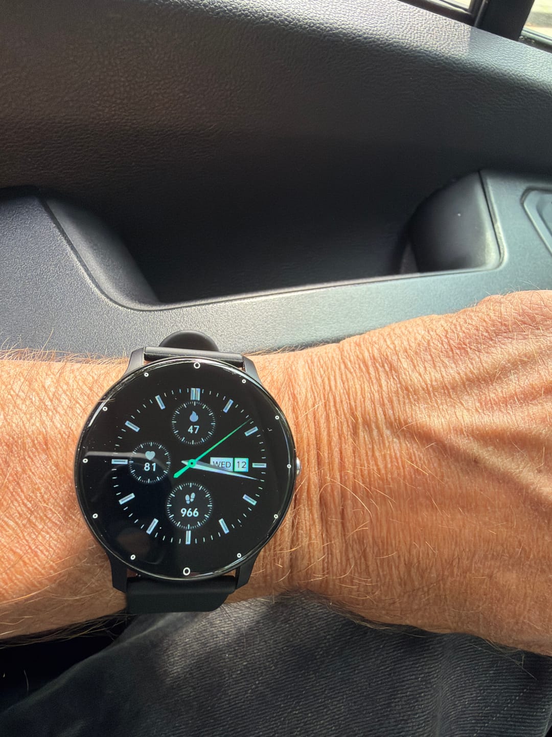 Customer photo review of Ultradünne Smartwatch – SlimLine Fit