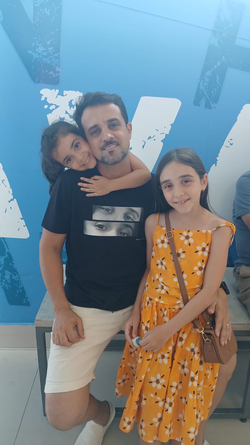 Customer photo review of Camiseta Personalizada OLHARES DOS FILHOS - Algodão Peruano