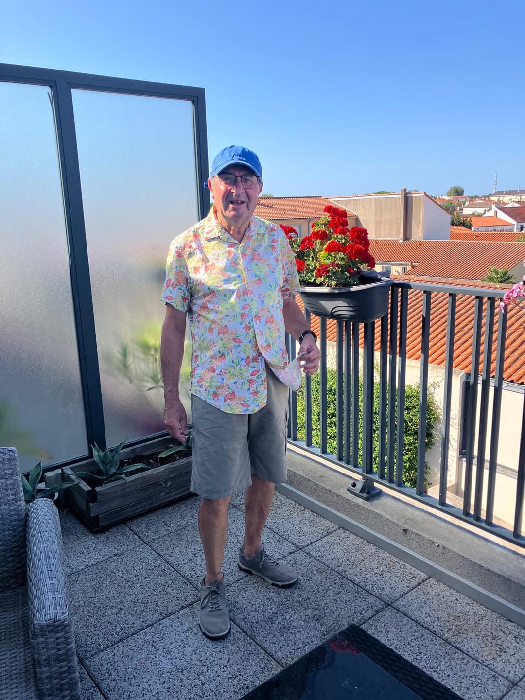 Customer photo review of Chemises manches longues brodée jaune en coton