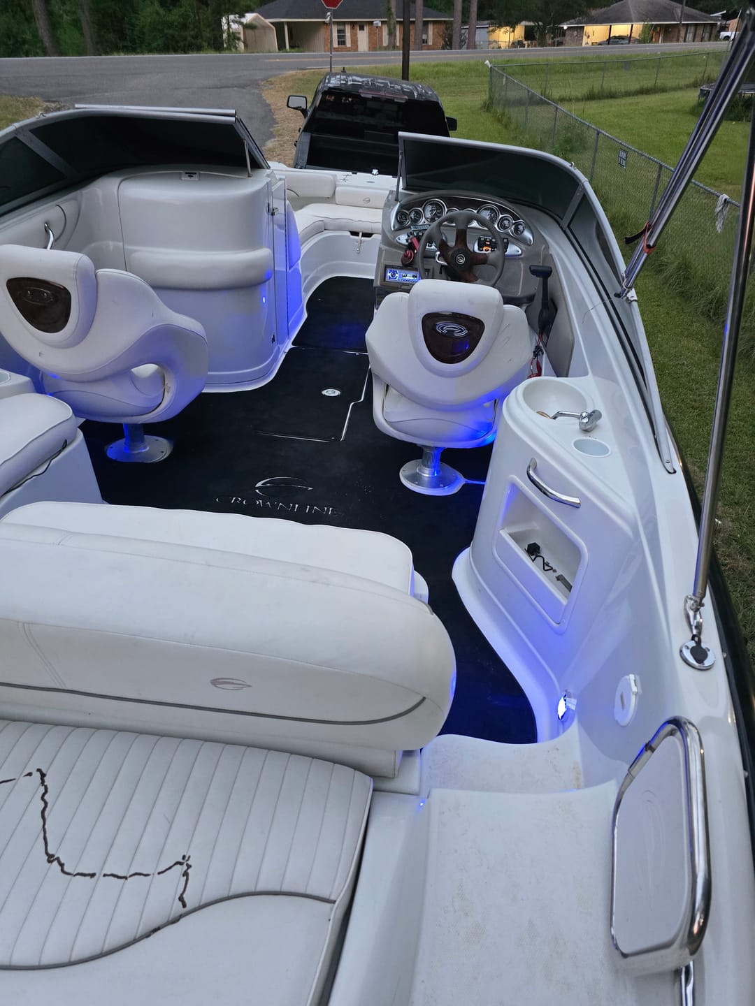 Customer photo review of 2005-2007 Crownline 220 EX Snap in Boat Carpet