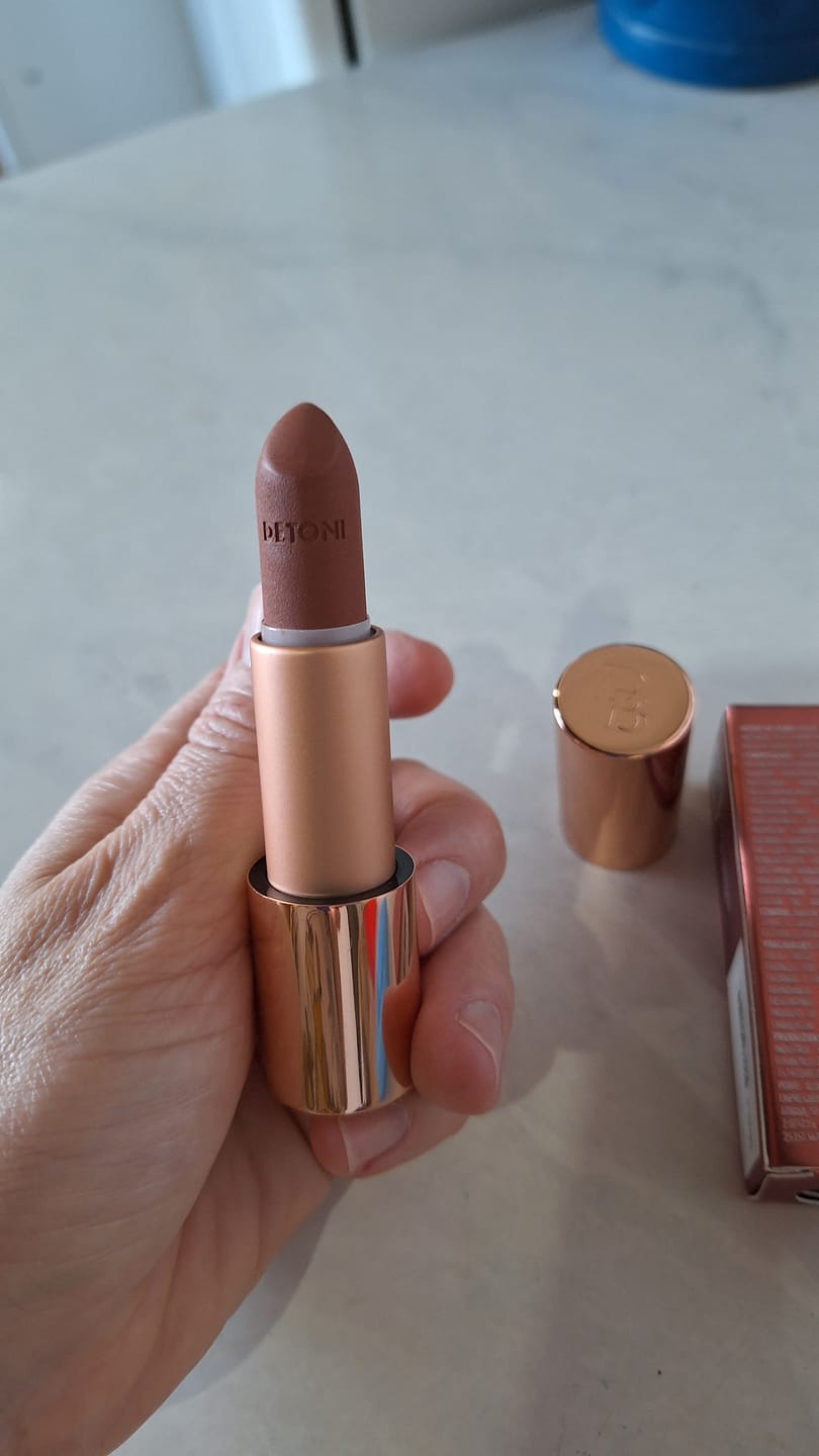 Customer photo review of BATOM ICONIC VELVET | 100 NEUTRAL NUDE