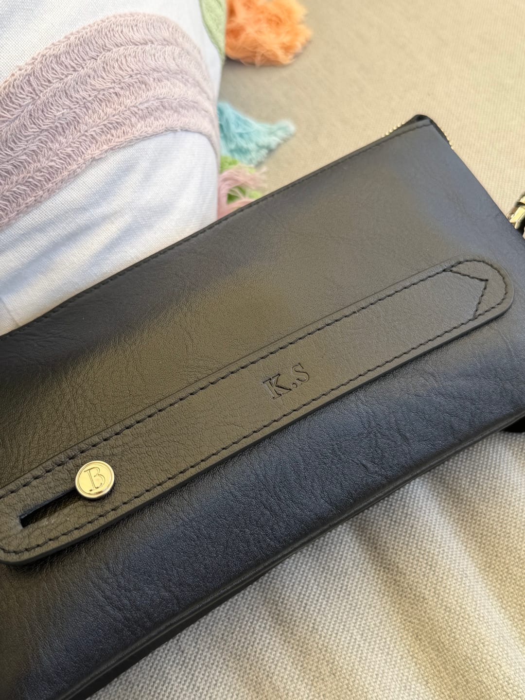 Customer photo review of Belluvi Duo Pouch