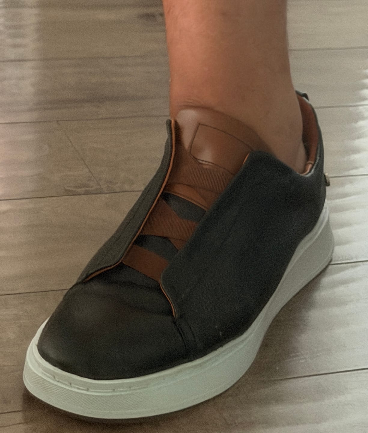 Customer photo review of Tenis sSneakers piel genuina slip on mod 51004 Negro-Bitono