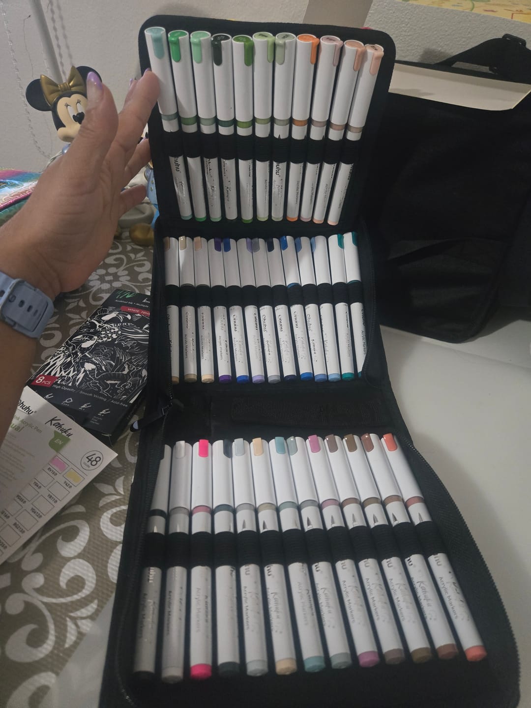 Customer photo review of Ohuhu Kahuku Series Direct-ink Acrylic Paint Markers