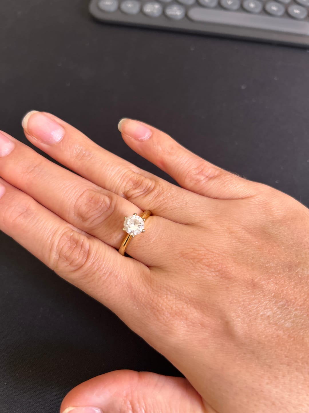 Customer photo review of Anel Solitário Beout Banhado em Ouro 18k