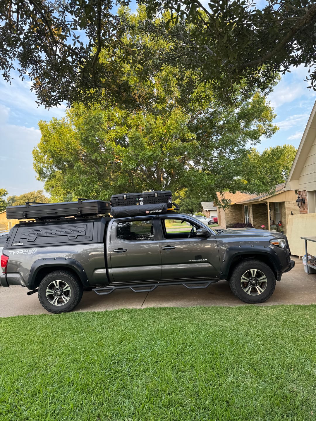 Customer photo review of OPENROAD Aluminum Truck Cap with Three-Color Light