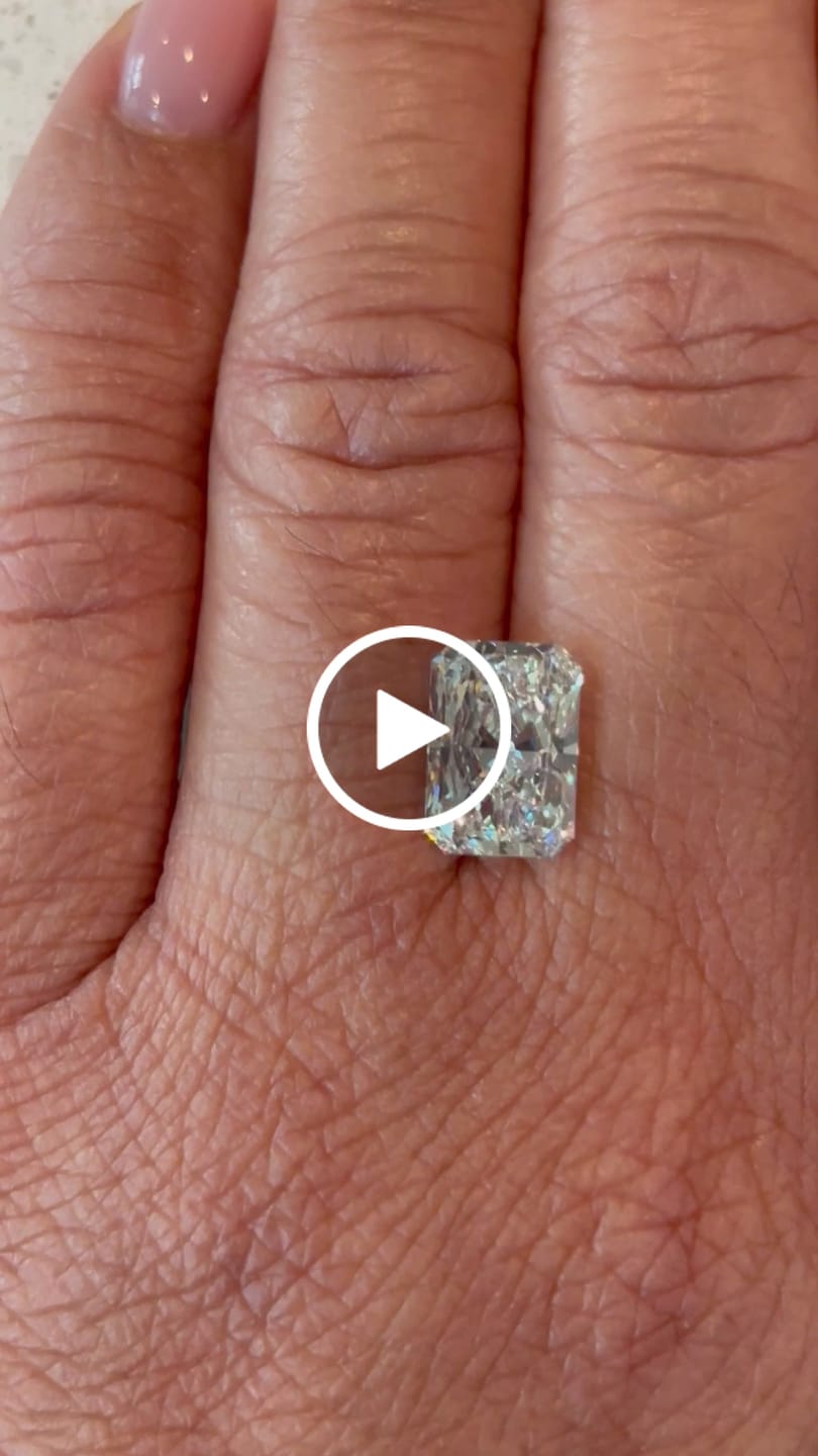 Customer video review of DovEggs 3.10ct radiant F VVS2-LAB GROWN DIAMOND-89954
