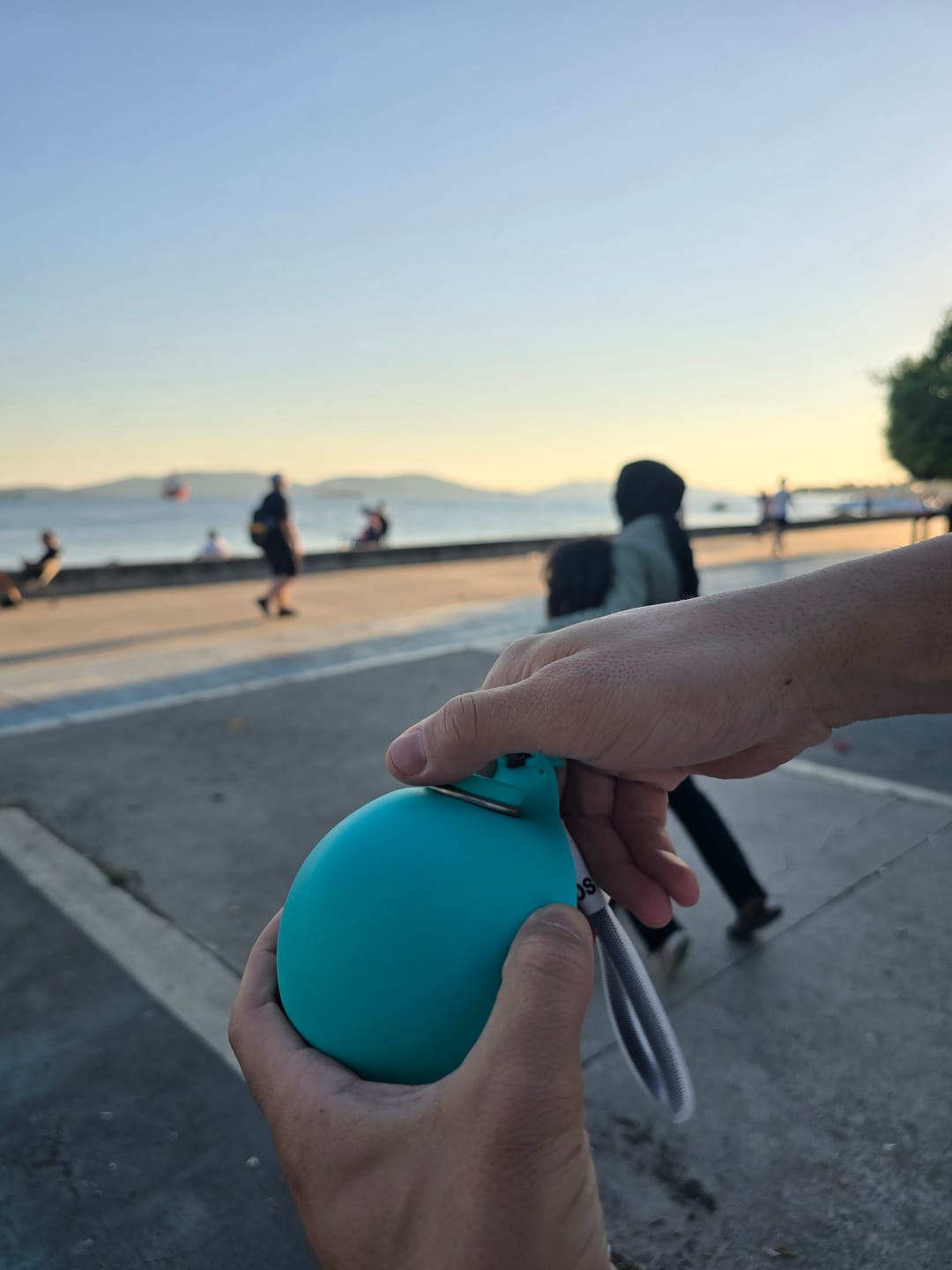 Customer photo review of PETIVYO HydroPaw™ | Paslanmaz Çelik Taşınabilir Köpek Su Matarası