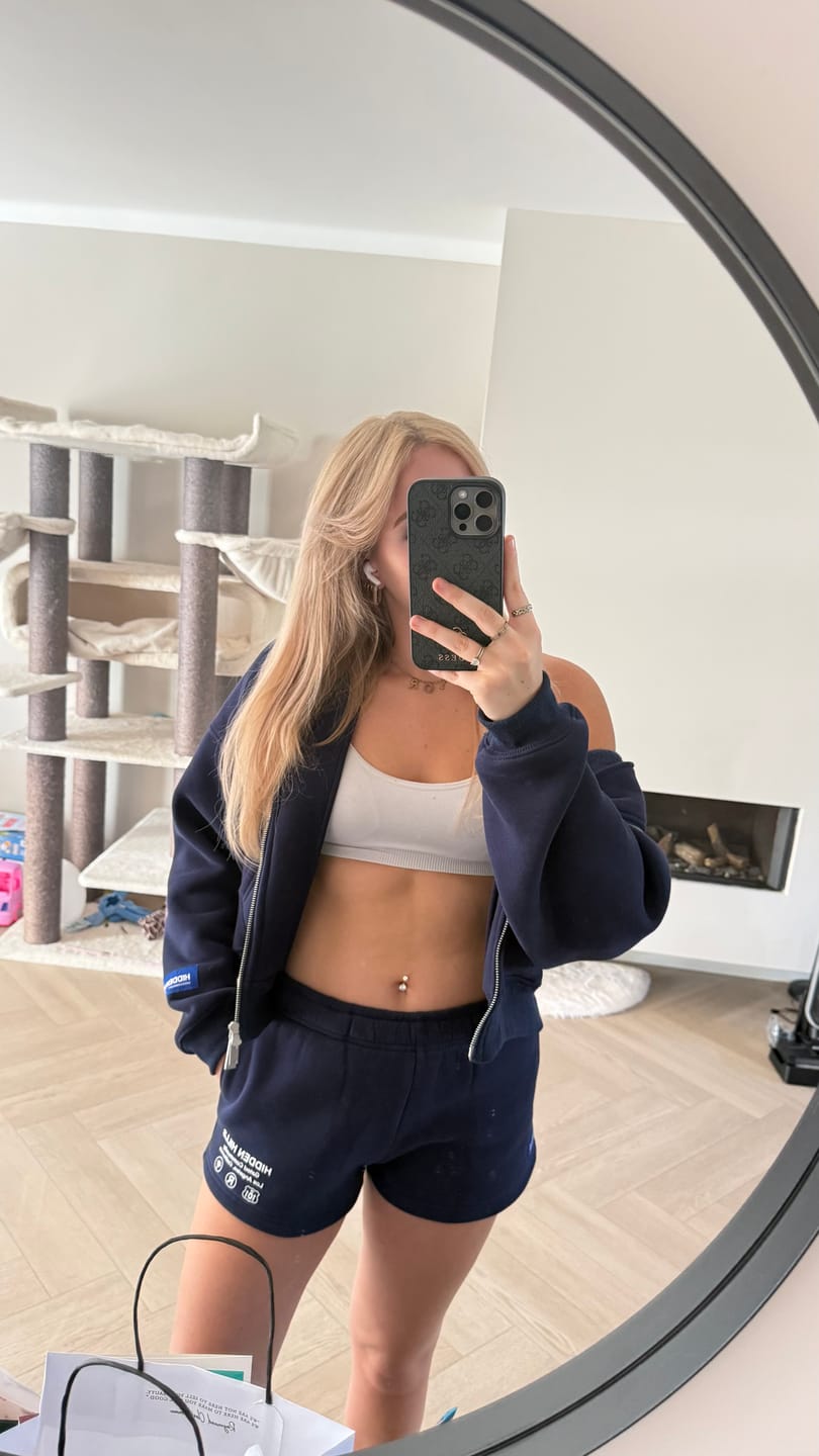 Customer photo review of LABEL ZIP HOODIE NAVY
