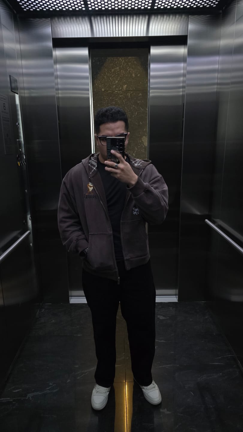 Customer photo review of 5257 - Looney Tunes Plaid Zip-Ups