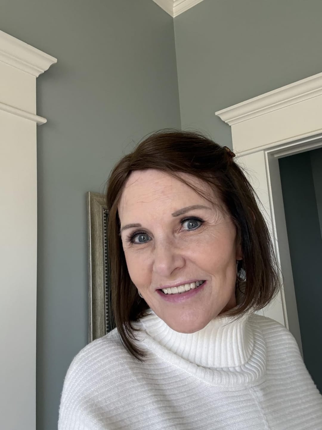 Customer photo review of Topper Hair Pieces 100% Human Hair For Women Darkest Brown #2-3*5 inch |Youngsee