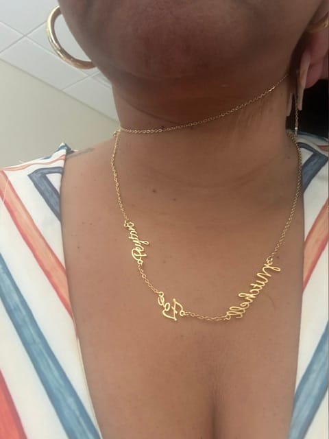 Customer photo review of Personalized Multiple Names Single Nameplate Necklace