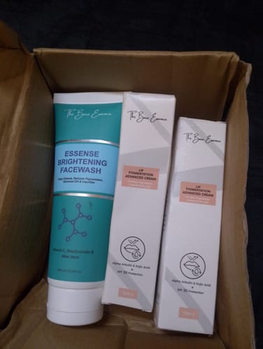 Customer's box containing one tube of Essense Brightening Facewash and two boxes of Lip Pigmentation Advanced Cream