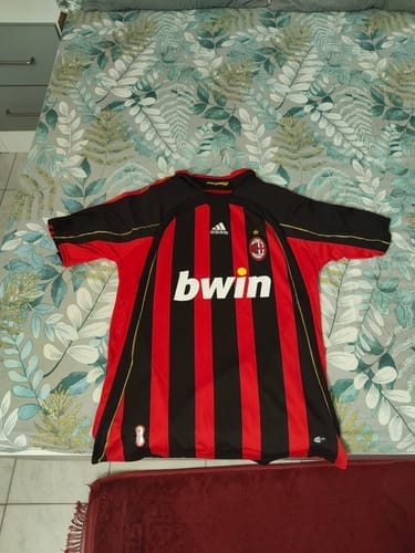 Customer photo review of AC Milan Retro 2006/2007 Home Jersey Kids Size