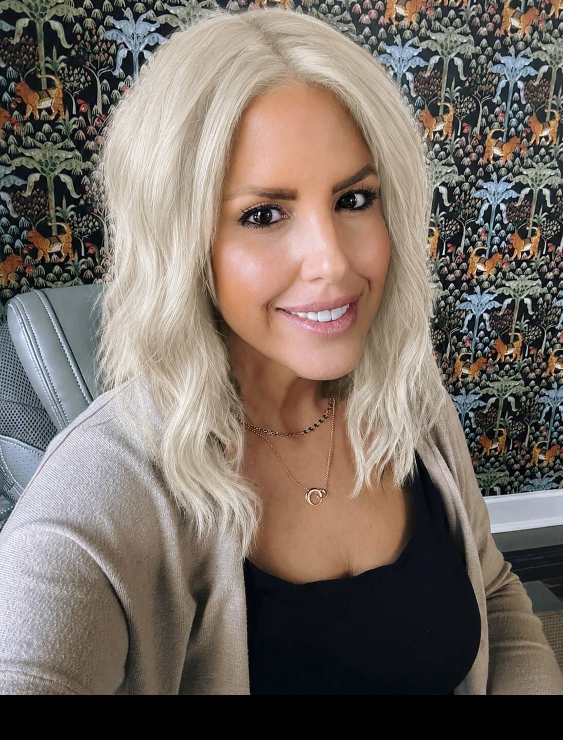 Customer photo review of Topper Hair Pieces 100% Human Hair Platinum Blonde #60-5*5 inch |Youngsee