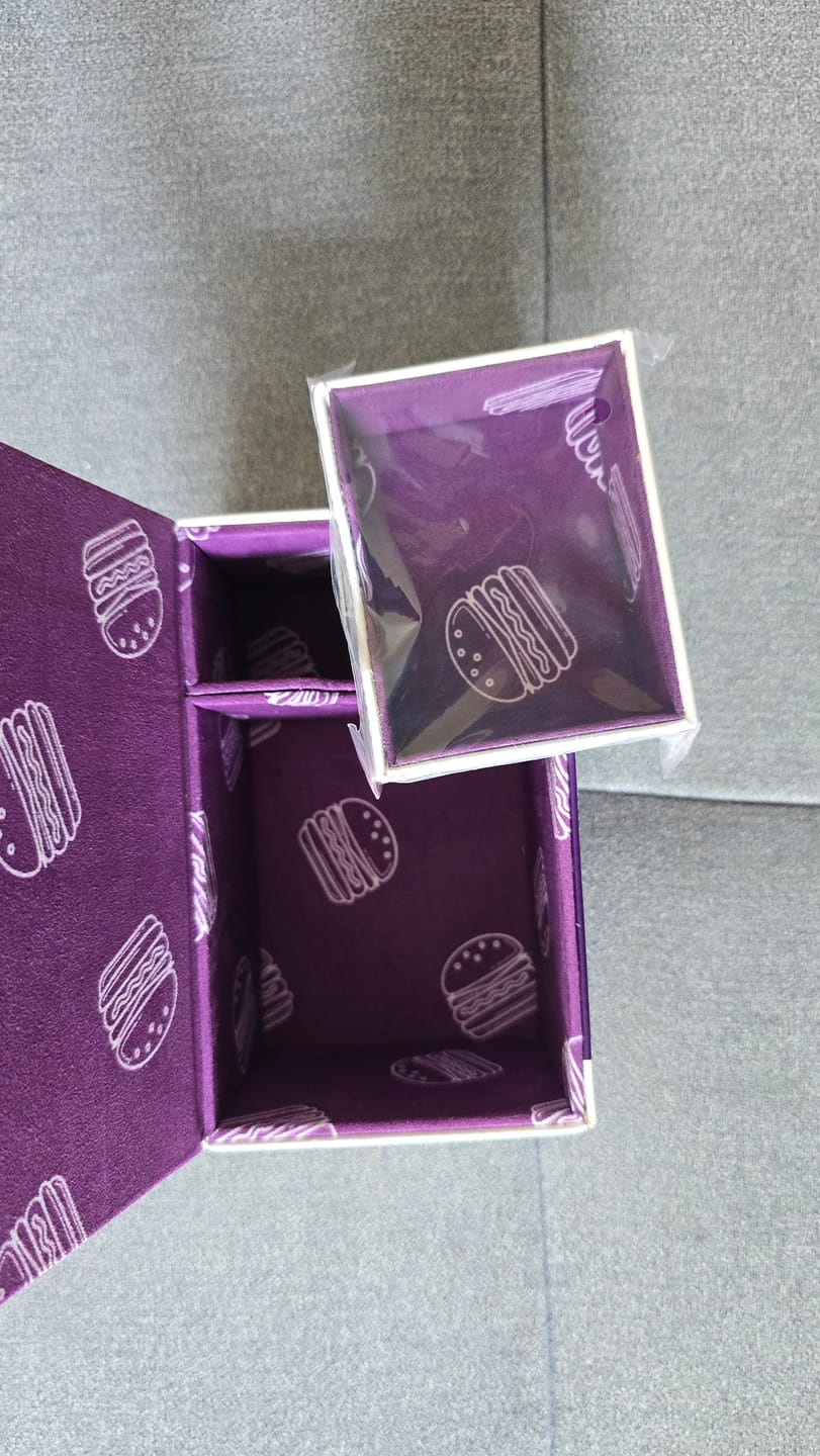 Customer photo review of 20 Chicken Nuggets Deckbox