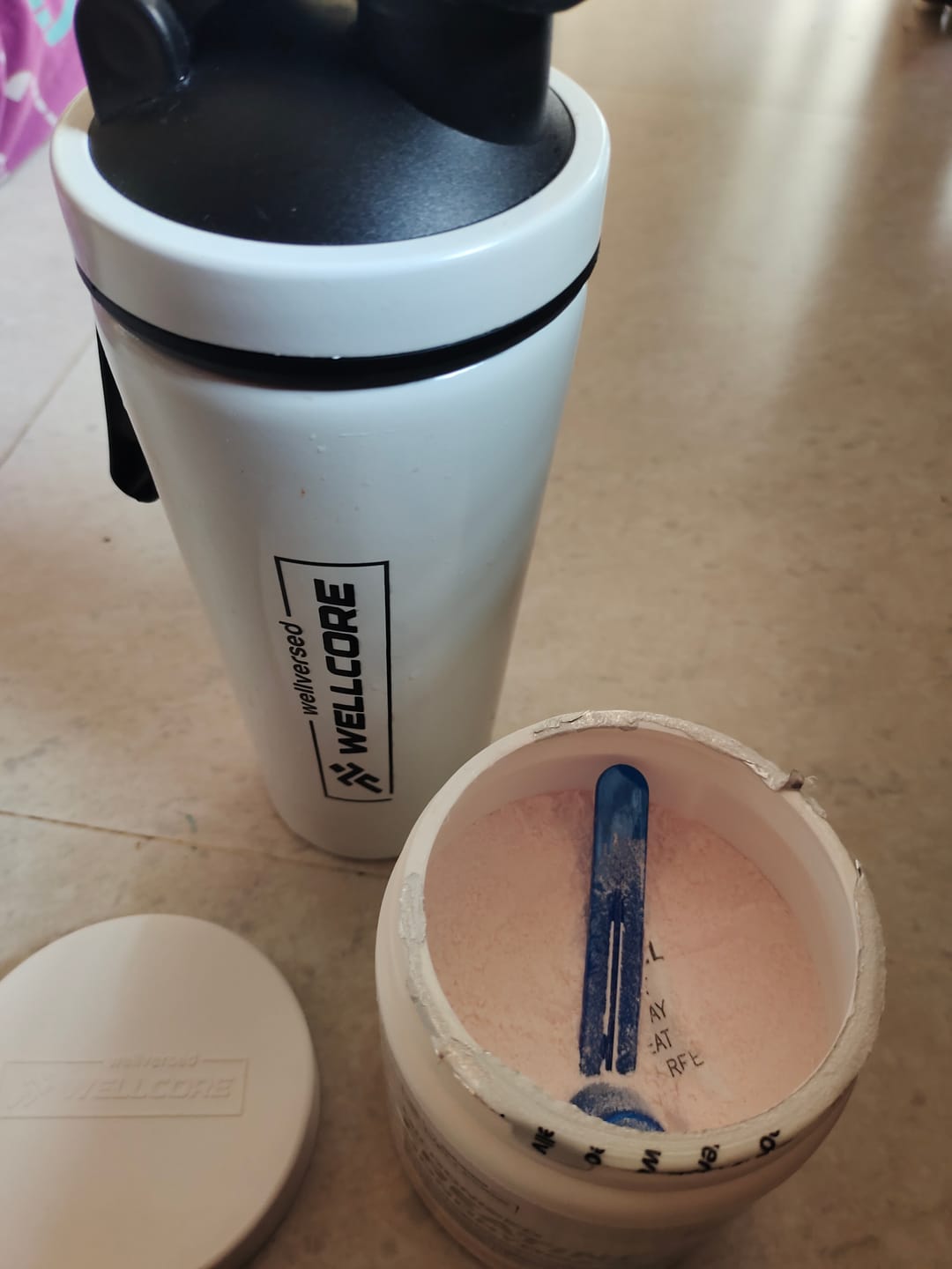 Customer photo review of Wellcore - Micronised Creatine Monohydrate (83 Servings, Tropical Tango) + Premium Steel Shaker