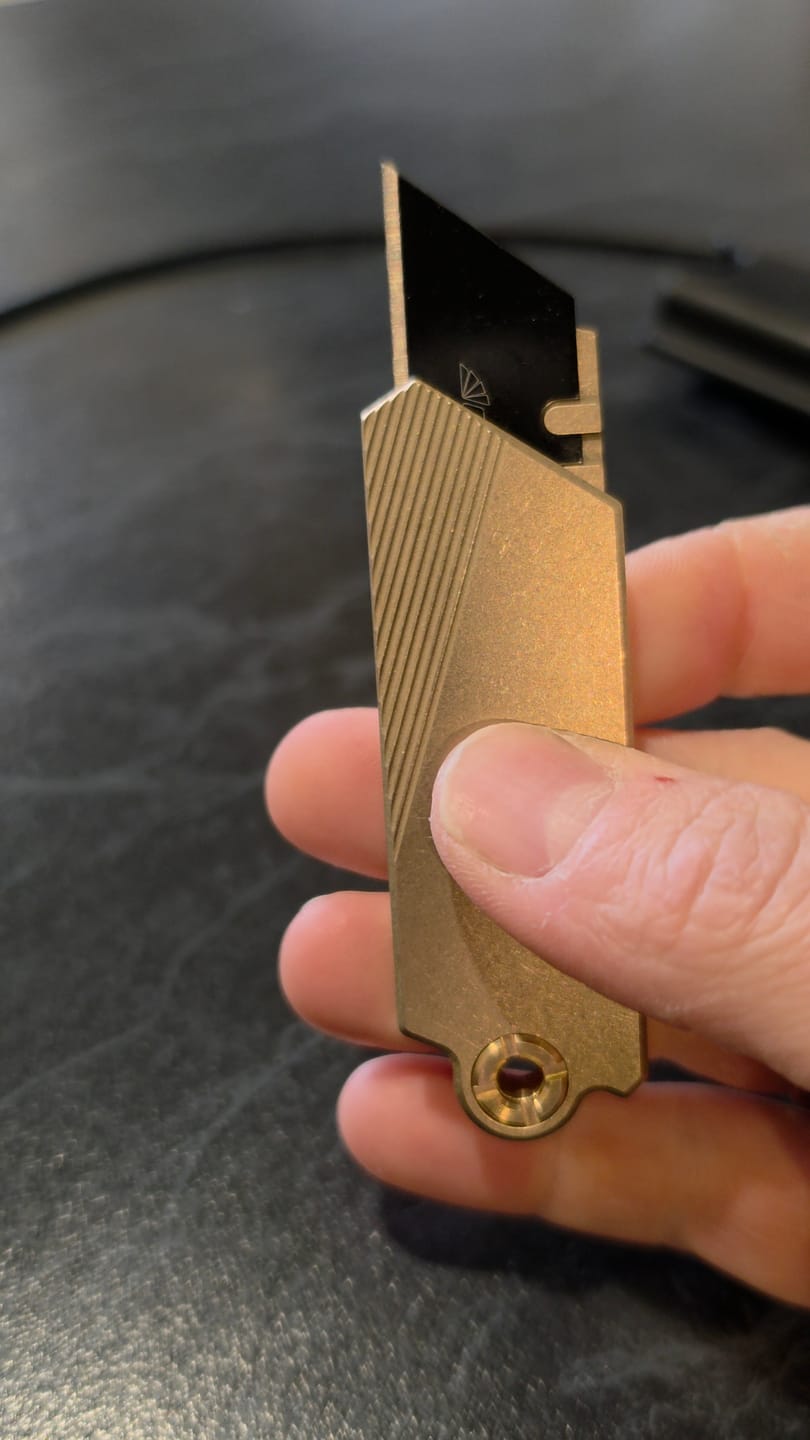 Customer photo review of G9 Utility Knife (Titanium/Brass)
