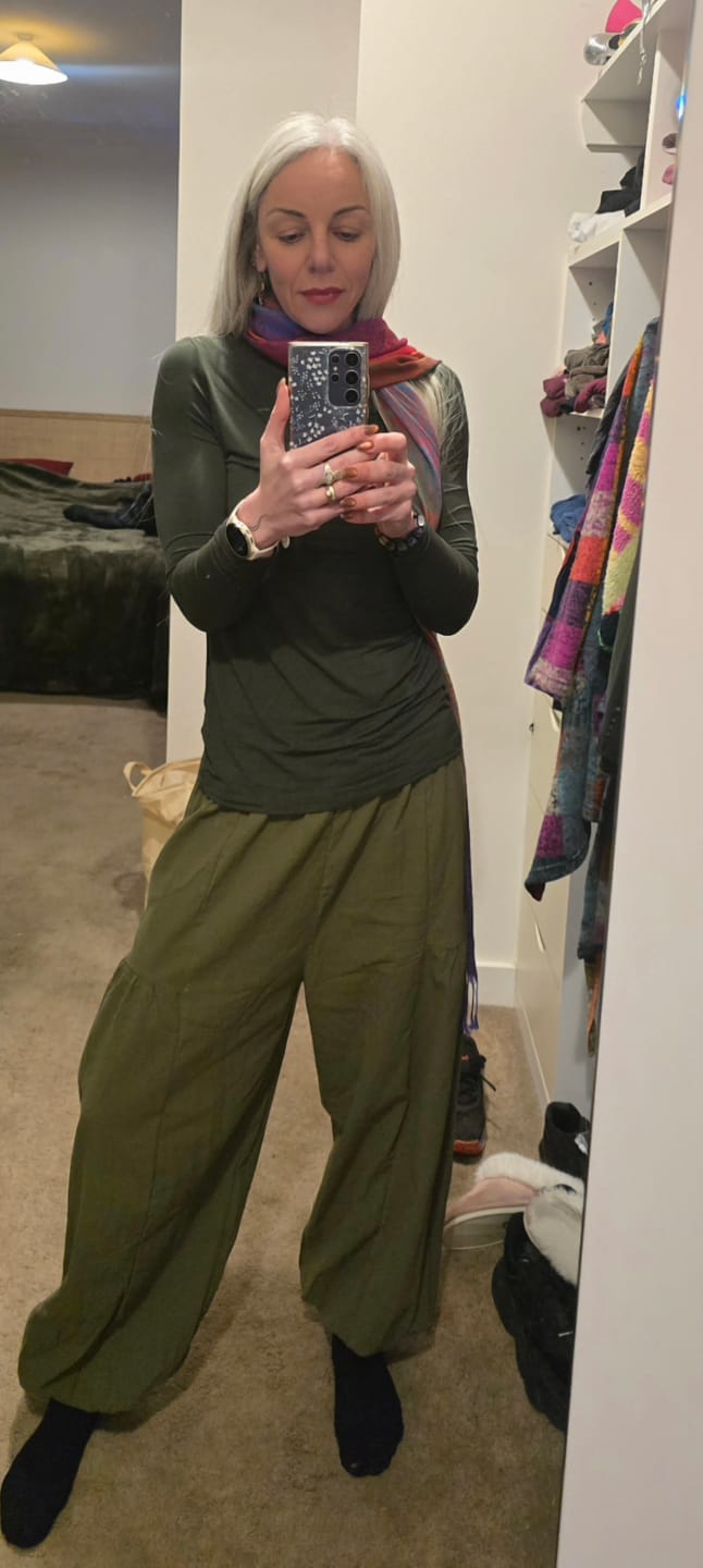 Customer photo review of Natural Yoga Pants Aura Olive