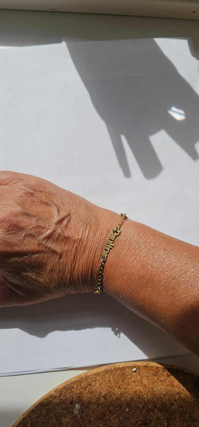 Customer photo review of Personligt armband med namn