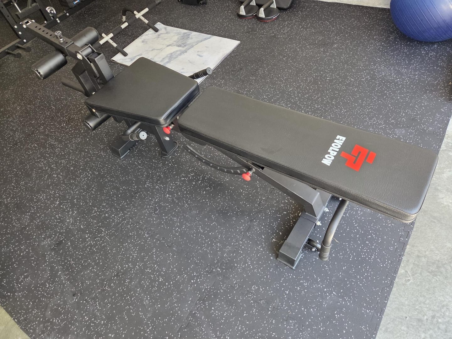 Customer photo review of EVOLPOW BEC Multi-functional Adjustable Weight Bench with Preacher Curl and Leg Extension
