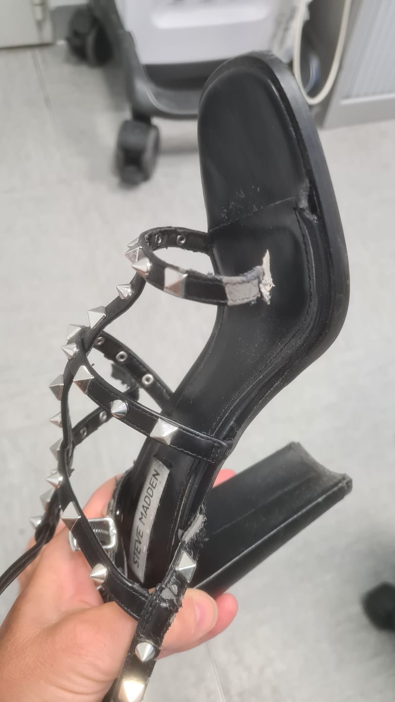 Customer photo review of FELIZIA - Sandali Donna Neri  Donna STEVE MADDEN