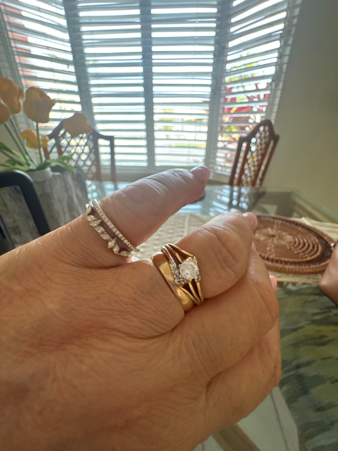Customer photo review of 18K Gold Mia Crystal Ring