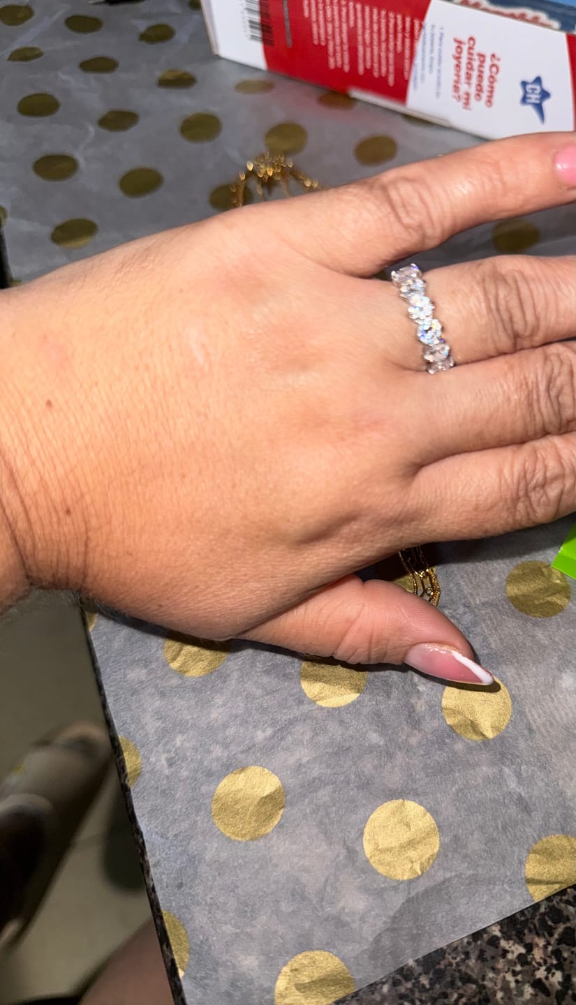 Customer photo review of Anillo Bliss Plata + Zirconia