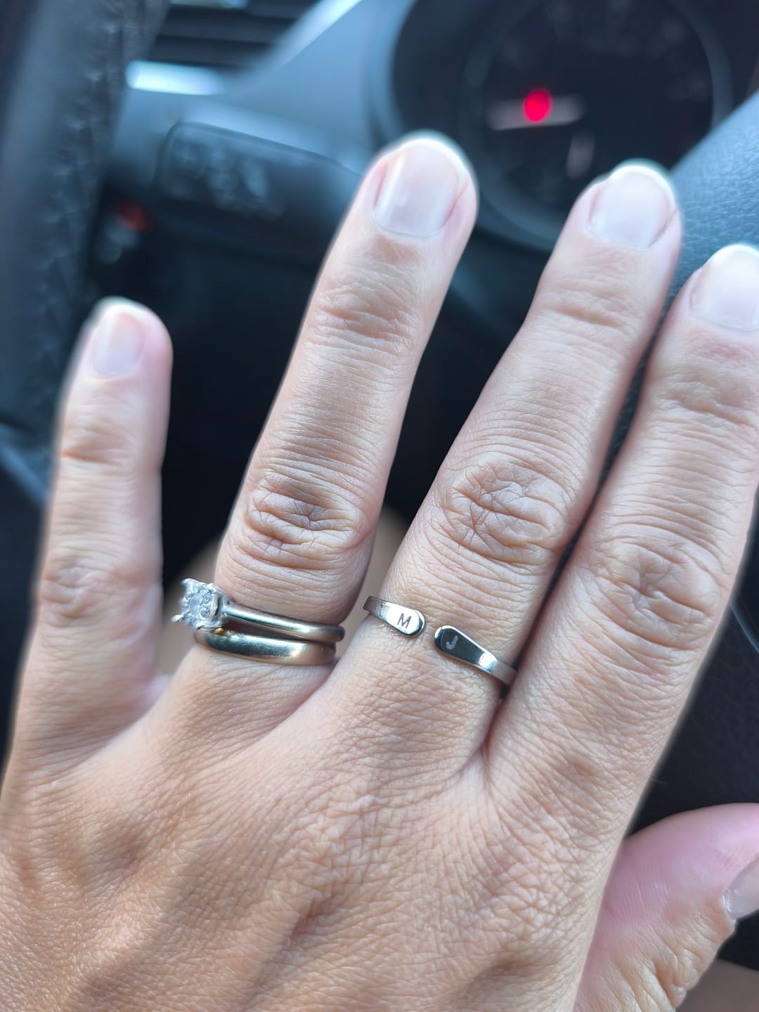 Customer photo review of Nastavitelný prsten s iniciálami Whisper