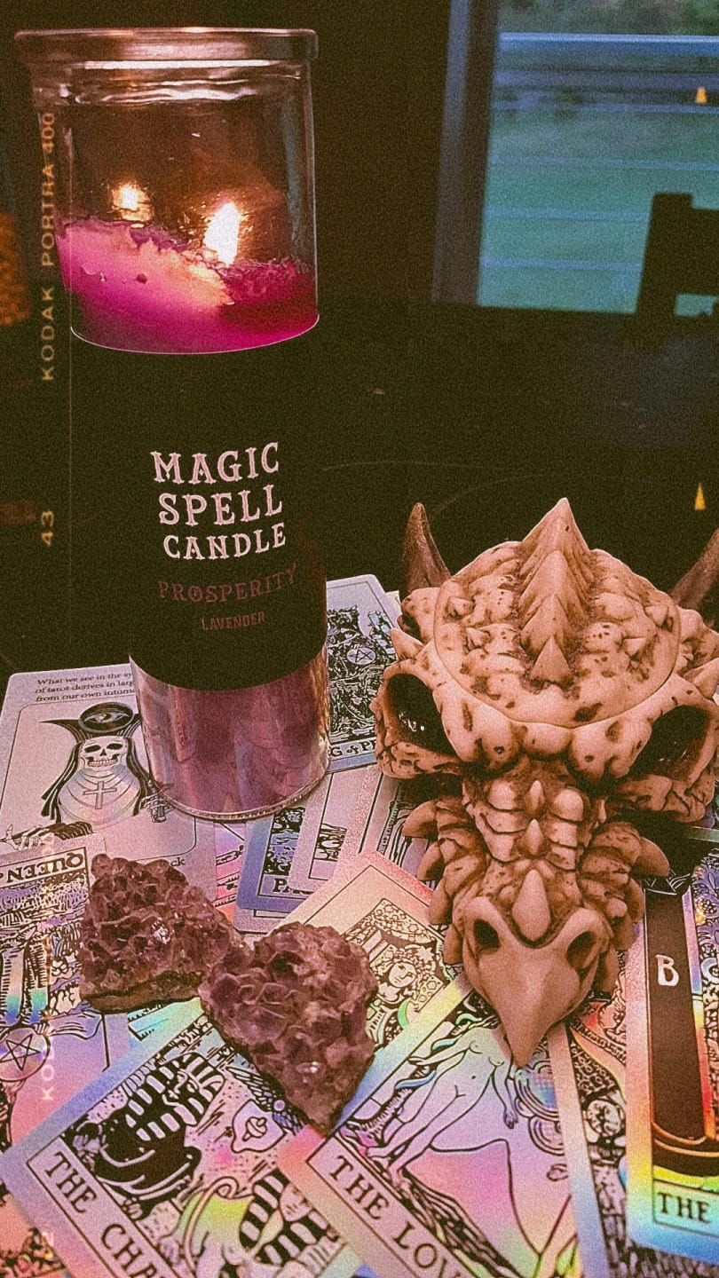 Customer photo review of Wohlstand Ritualkerze "Lavendel" – Witchy Zauberkerze für Intention & Cozy Rituale